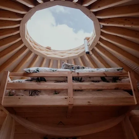 Jurty Z Widokiem, Prywatna Balia- Dzikolas Glamping Krasnobrod Exterior photo