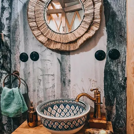Jurty Z Widokiem, Prywatna Balia- Dzikolas Glamping Krasnobrod Exterior photo