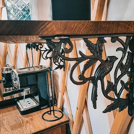 Jurty Z Widokiem, Prywatna Balia- Dzikolas Glamping Krasnobrod Exterior photo