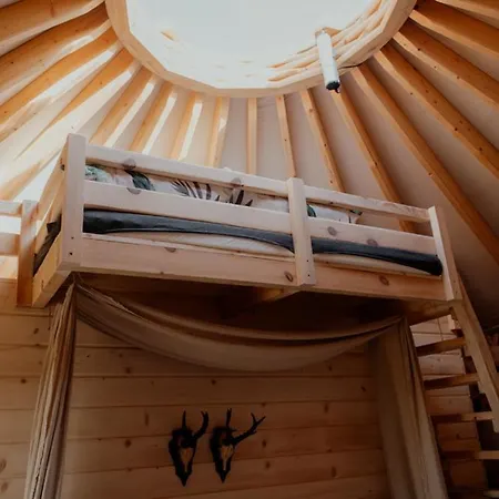 Jurty Z Widokiem, Prywatna Balia- Dzikolas Glamping Krasnobrod Exterior photo