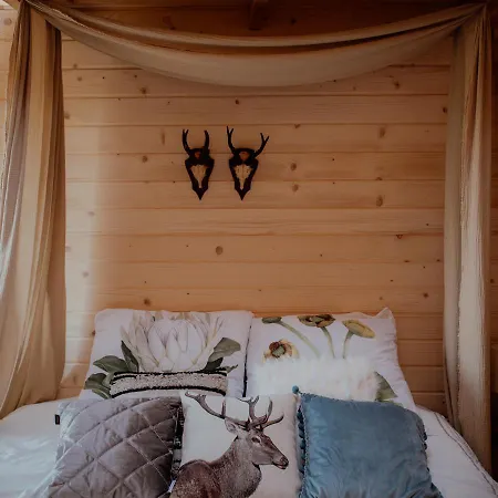 Jurty Z Widokiem, Prywatna Balia- Dzikolas Glamping Krasnobrod Exterior photo