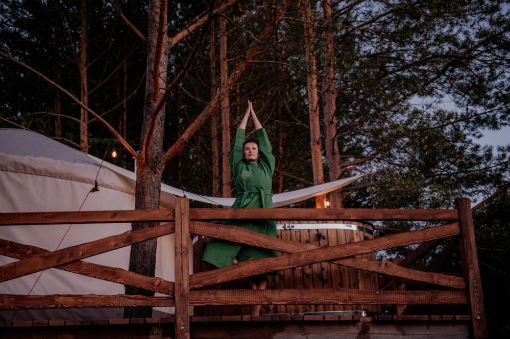 Jurty Z Widokiem, Prywatna Balia- Dzikolas Glamping *