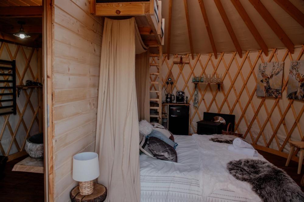 Jurty Z Widokiem, Prywatna Balia- Dzikolas Glamping